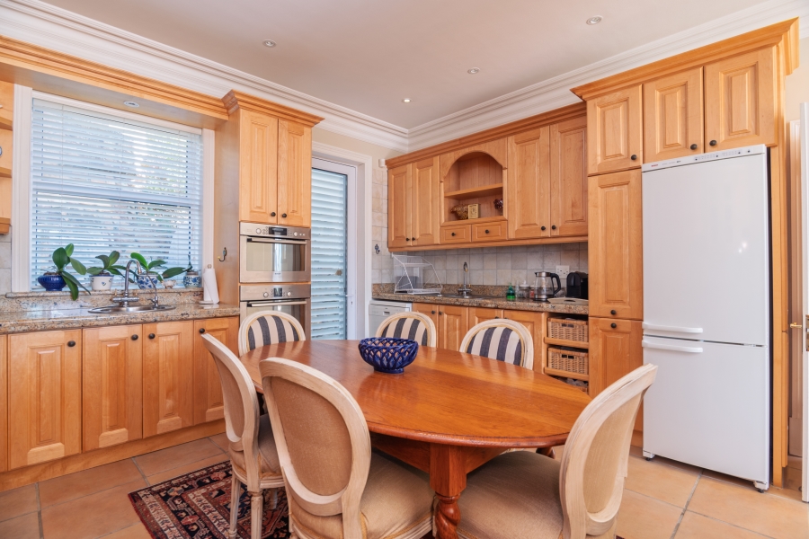 To Let 4 Bedroom Property for Rent in Fish Hoek Western Cape